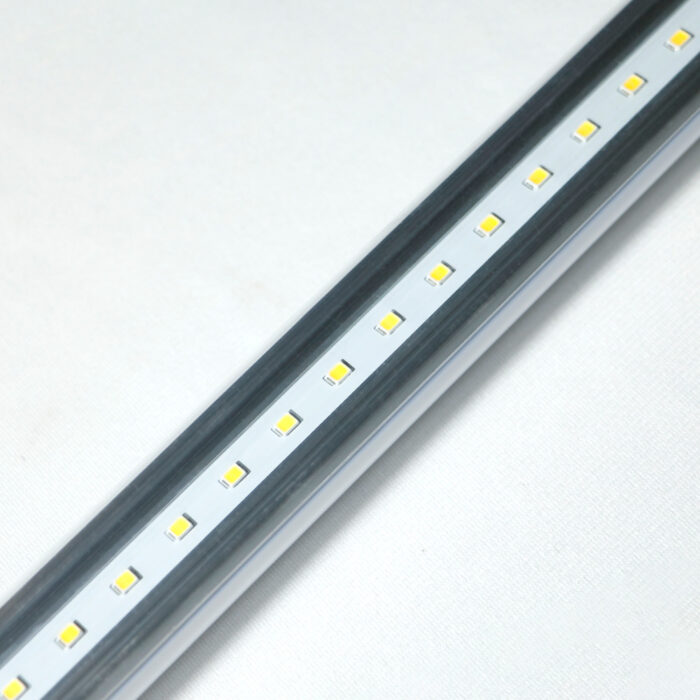 Barra de LED tubular para cultivo 18w Leds Indoor - Chip Sanan 6500K Spectrum Completo